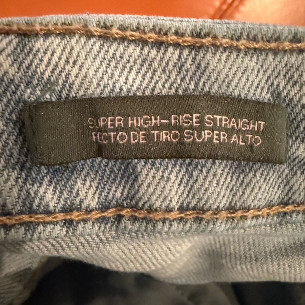 Wild Fable Size 2 Straight Leg Super High Rise Light Blue Distressed Jeans - Picture 4 of 7